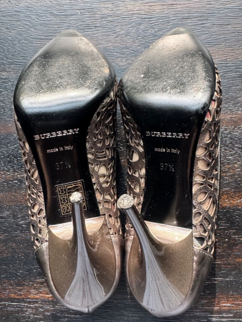 Burberry  Nova Broderie Anglaise Pump - Picture 3 of 7